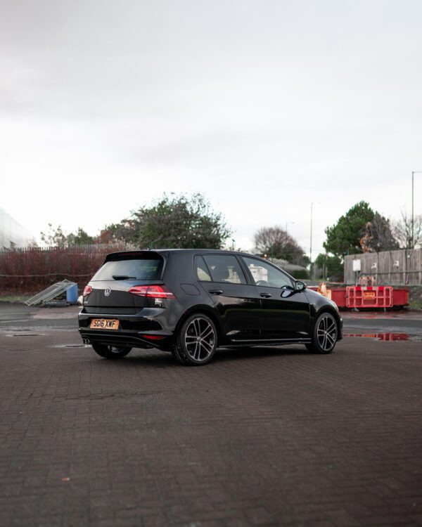 VOLKSWAGEN GOLF GTD - Image 8