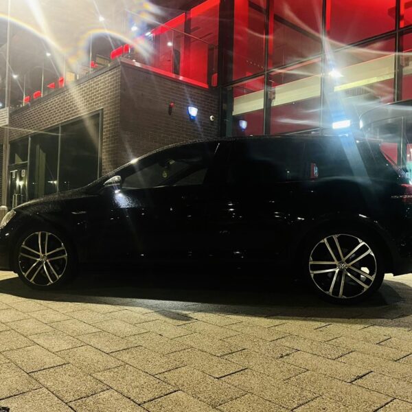 VOLKSWAGEN GOLF GTD - Image 15
