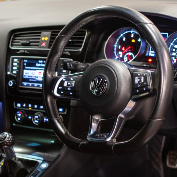 VOLKSWAGEN GOLF GTD - Image 7