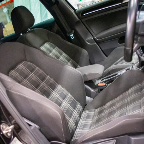 VOLKSWAGEN GOLF GTD - Image 11