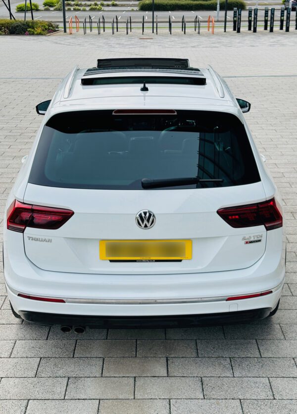 VOLKSWAGEN TIGUAN  R-LINE DSG + INSTANT WINS - Image 10