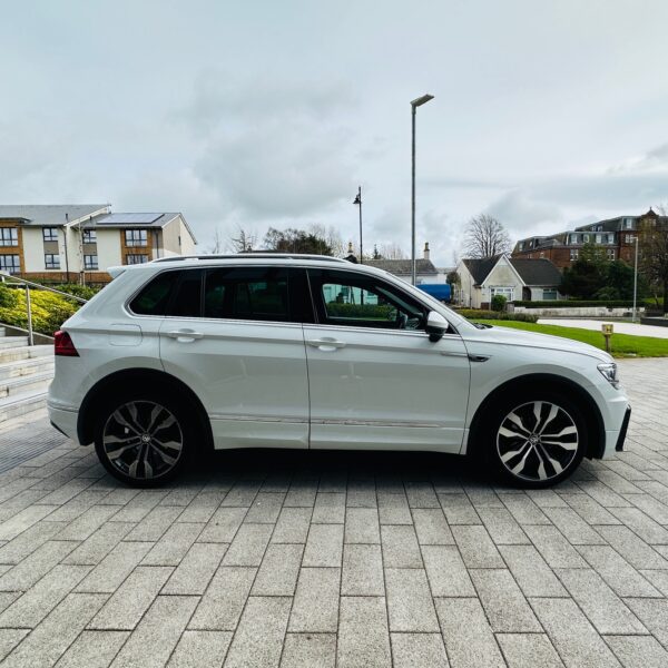 VOLKSWAGEN TIGUAN  R-LINE DSG + INSTANT WINS - Image 3