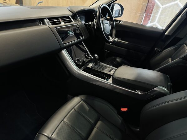 2019 RANGE ROVER SPORT P400e HSE DYNAMIC - Image 9