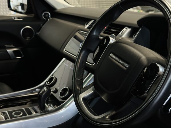 2019 RANGE ROVER SPORT P400e HSE DYNAMIC - Image 12