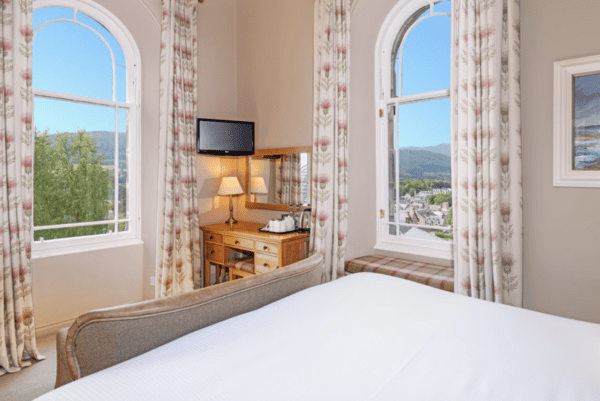 PITLOCHRY LUXURY OVERNIGHT STAY - Image 8
